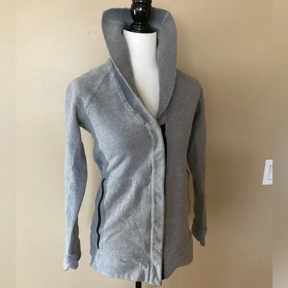 Lululemon Jacket - Picture 10 of 10